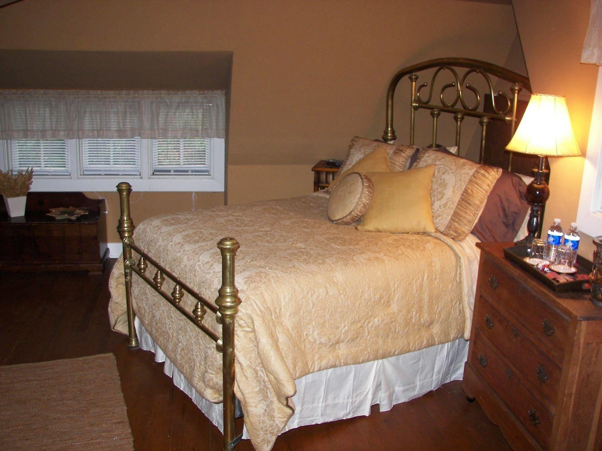 Longacre Of Appomattox Bed & Breakfast Room photo