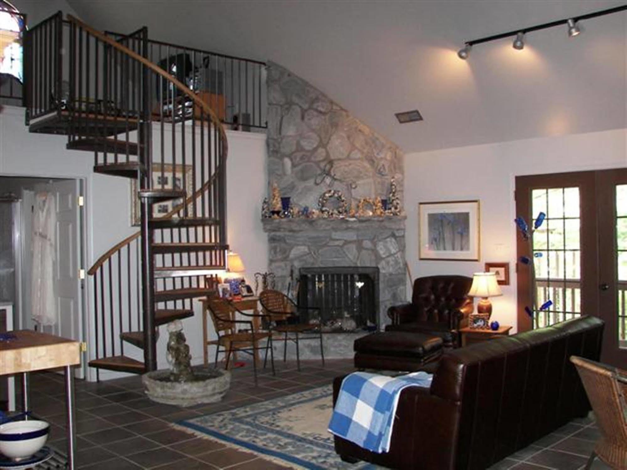 Longacre Of Appomattox Bed & Breakfast Room photo